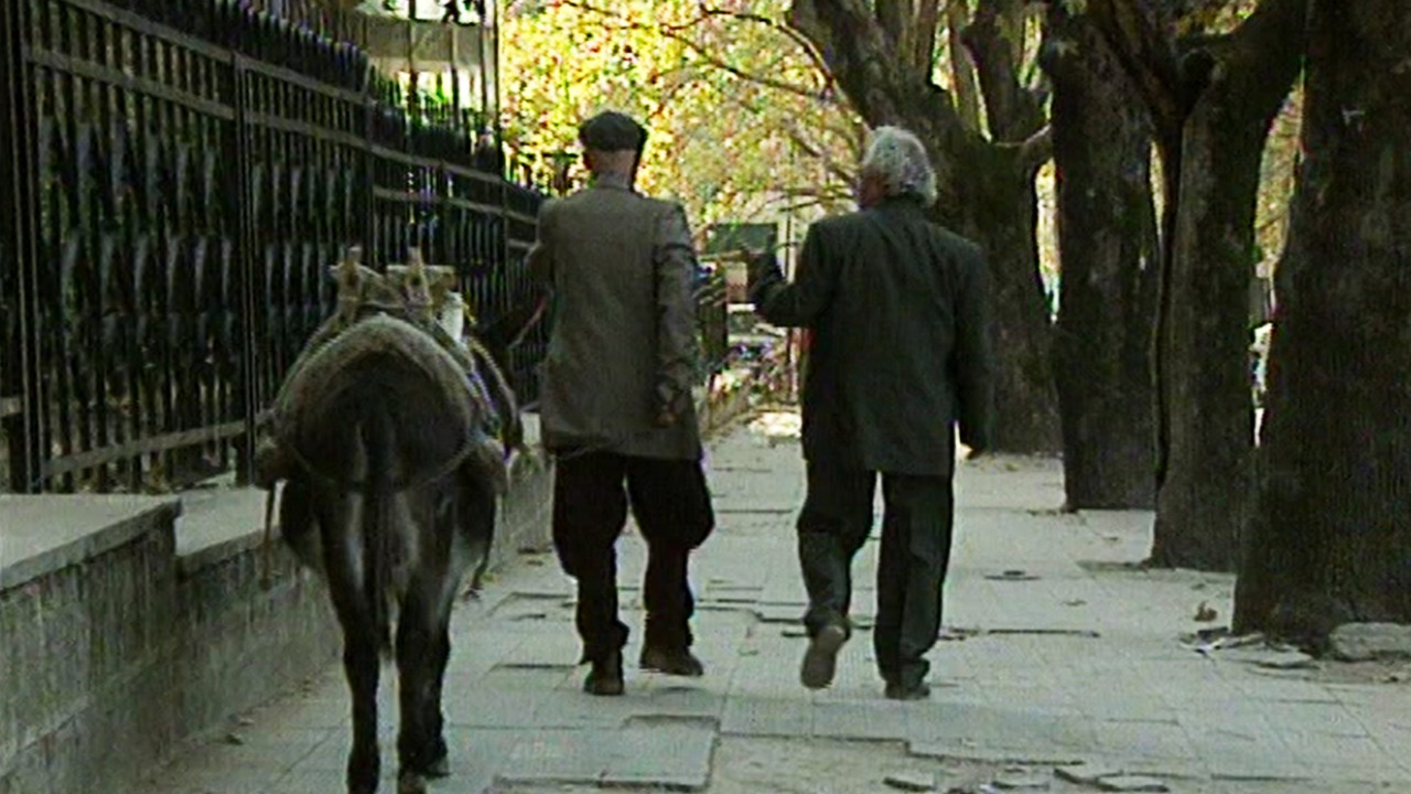PAS NJË LAJMI