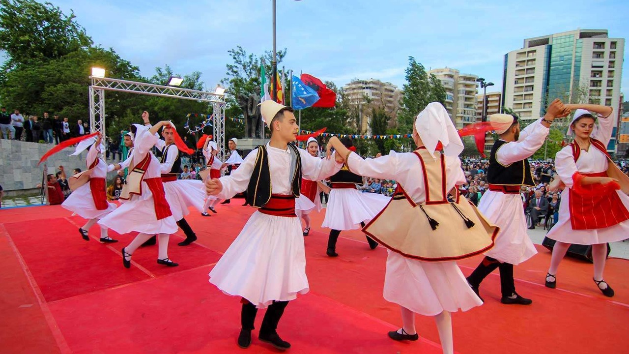 FOLK NGA VLORA