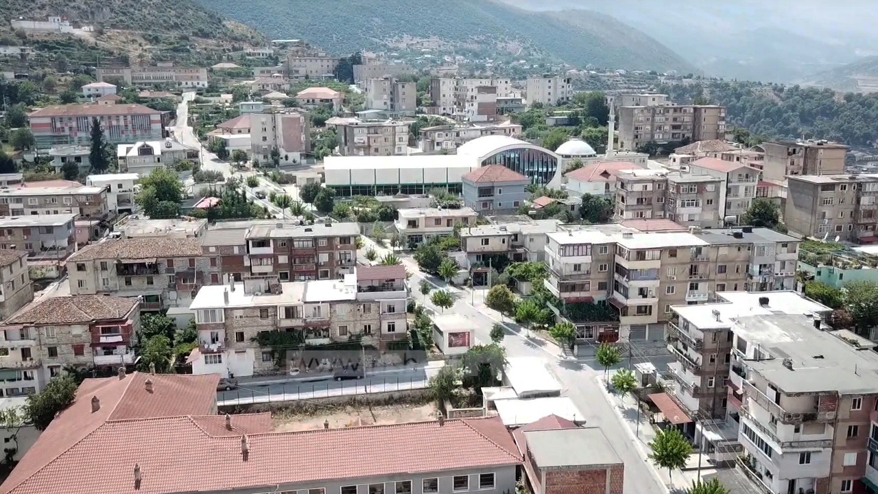 NJË TËRMET PO TUND LABËRINË